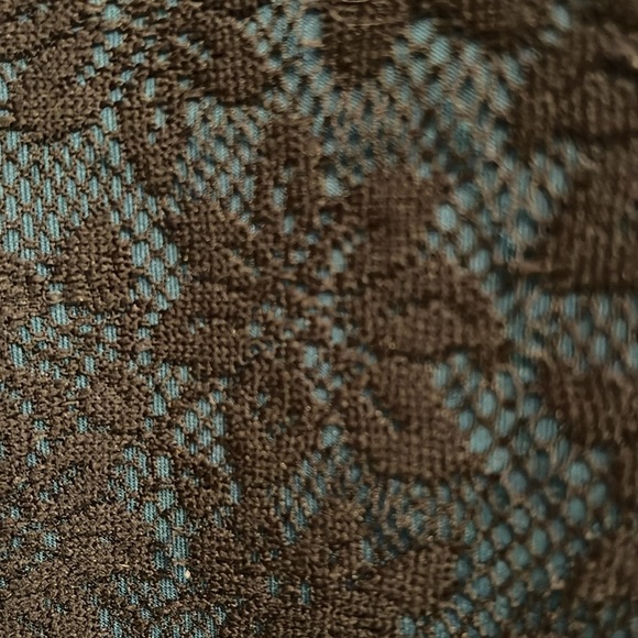 Forever 21 fitted stretch dress with lace overlay- excellent condition Small - Picture 4 of 6